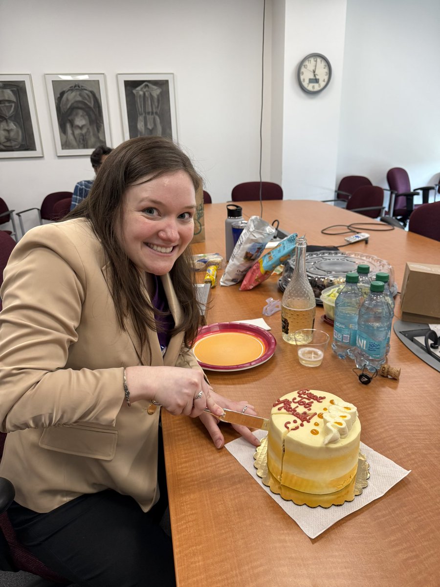 neetuguptaphd's tweet photo. Presenting PhD candidate @MichelleLRay14 in the #GuptaLab @CCLRI @ClevelandClinic @CWRUSOM Congratulations, Michelle!! You rock ππ½πͺπ½ πππ₯ https://t.co/lzm9jLQkKW
