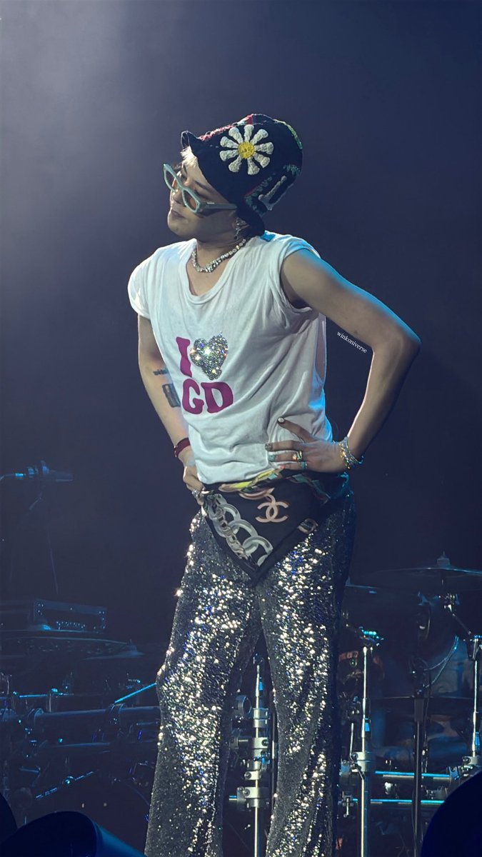 winkoniverse's tweet photo. diva!

#GDRAGON #GDRAGON_ÜBERMENSCH #GDRAGONinBULACAN #UbermenschInBulacan https://t.co/OKVWxjMz17