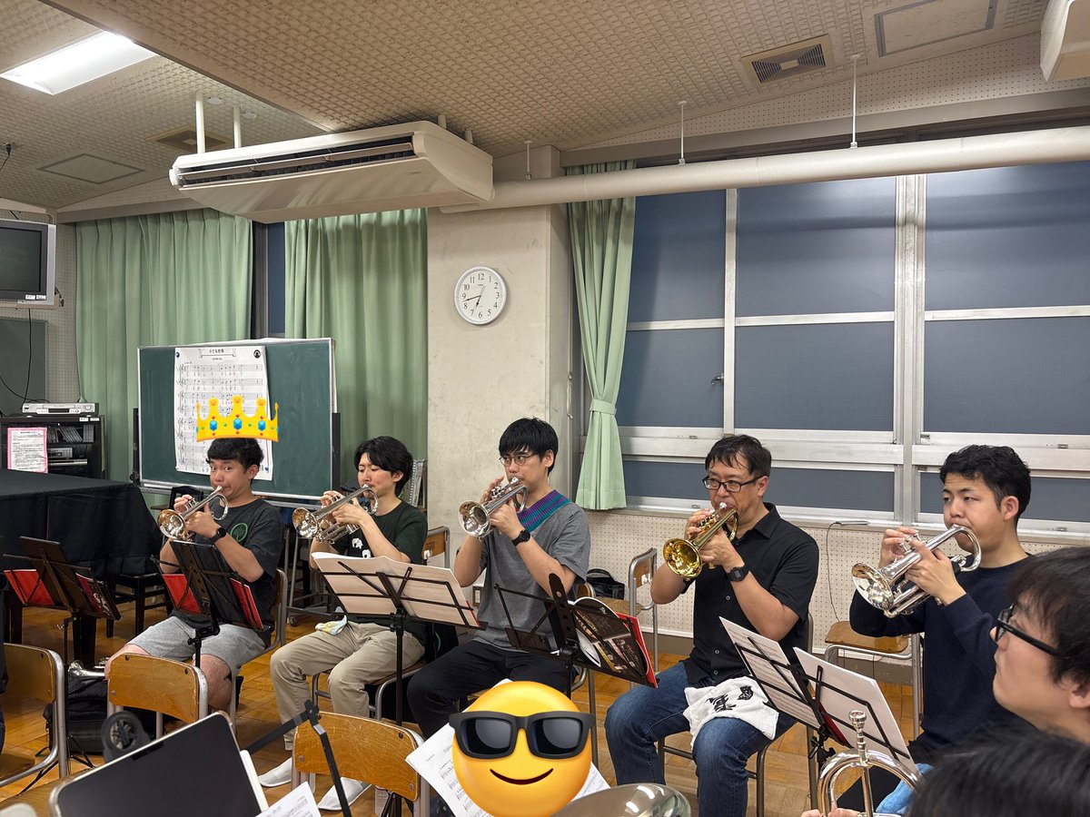 今日は練習でした！
来週はワクワクすること✨がありますので、今週はそれの準備を徹底的にしました！写真は頑張ってるバックローさん達です。