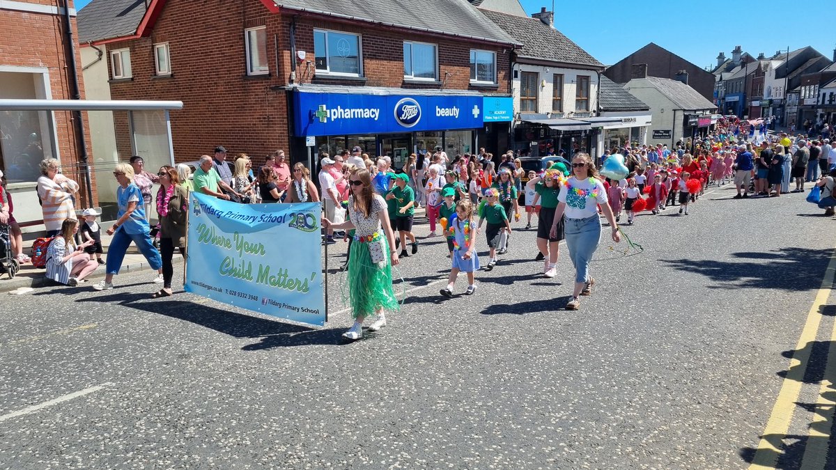 John Blair MLA (@johnblairapni) on Twitter photo All the fun of the Ballyclare May Fair Parade today with the sun shining 🌞.
Well done all community volunteers and <a href="/ANBorough/">Antrim & Newtownabbey Borough Council</a> on a great day and on the many events still to come throughout the week! All the fun of the Ballyclare May Fair Parade today with the sun shining 🌞.
Well done all community volunteers and <a href="/ANBorough/">Antrim & Newtownabbey Borough Council</a> on a great day and on the many events still to come throughout the week!