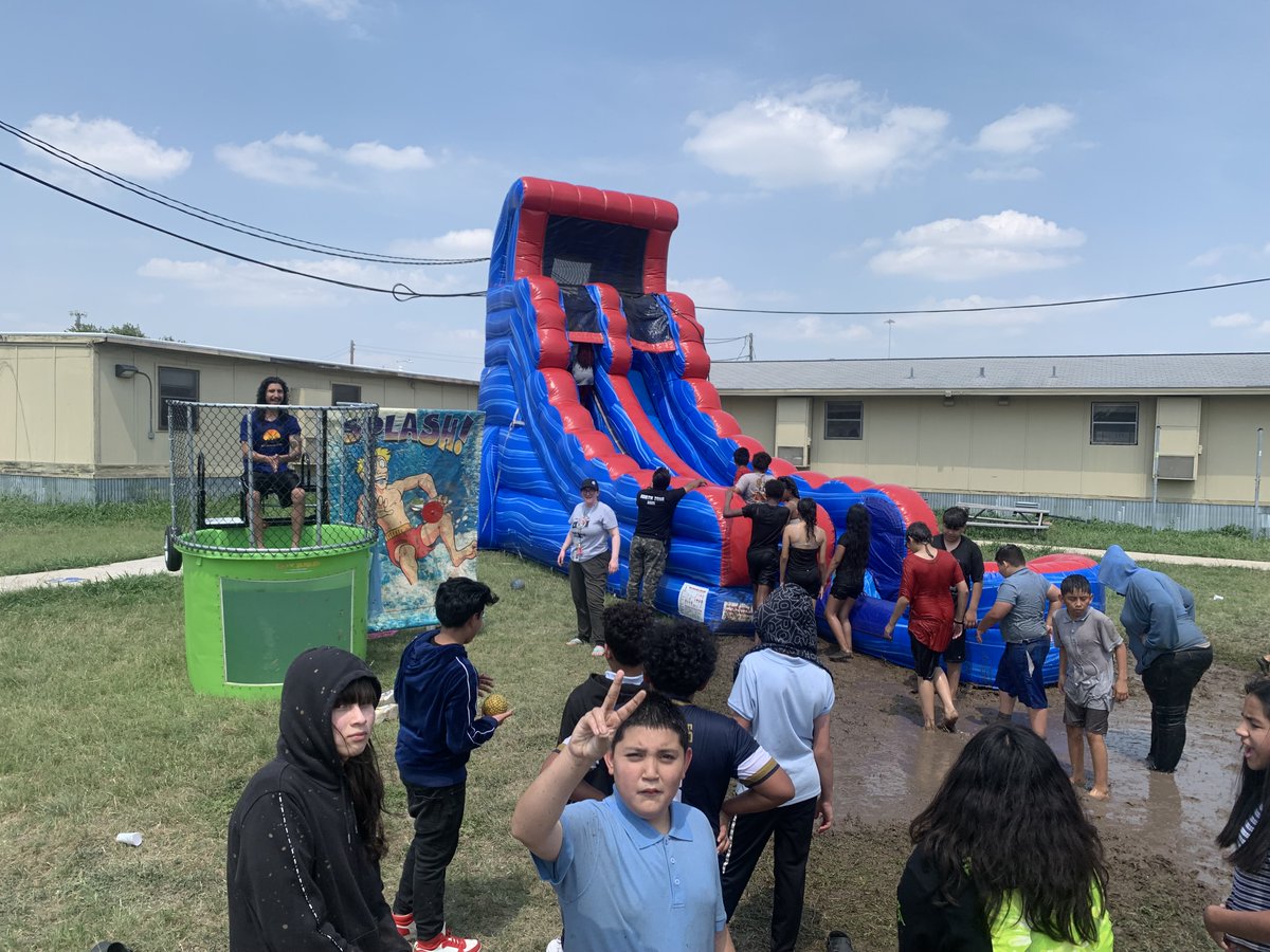 webbwildcats053's tweet photo. Webb Field Day was a huge success!  It's been a tough few weeks of testing and future plans for Webb, but it was amazing to see the students get a chance to just be kids.  We love to see our students' smiles. @Secondary_AISD Check our more pics here: https://t.co/UtNZE4z2Co https://t.co/zDu1K652bK