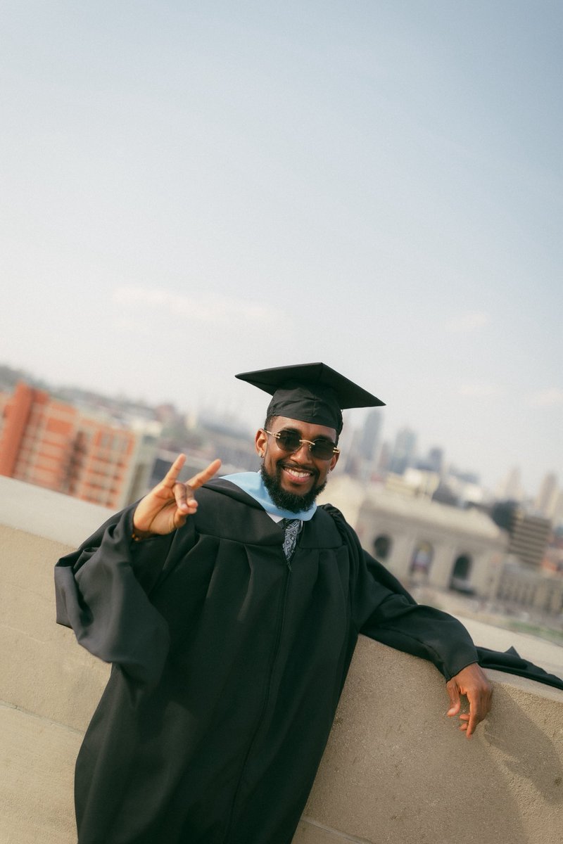 Coach_JTabor's tweet photo. GRADUATION DAY!!🙏🏾🥳🎓 #MA #HigherEdAdmin #RooUp https://t.co/jqPcoltSGI