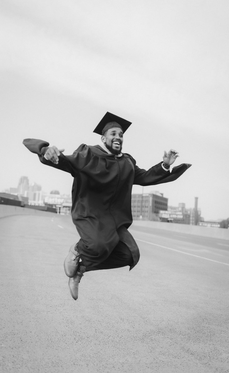 Coach_JTabor's tweet photo. GRADUATION DAY!!🙏🏾🥳🎓 #MA #HigherEdAdmin #RooUp https://t.co/jqPcoltSGI