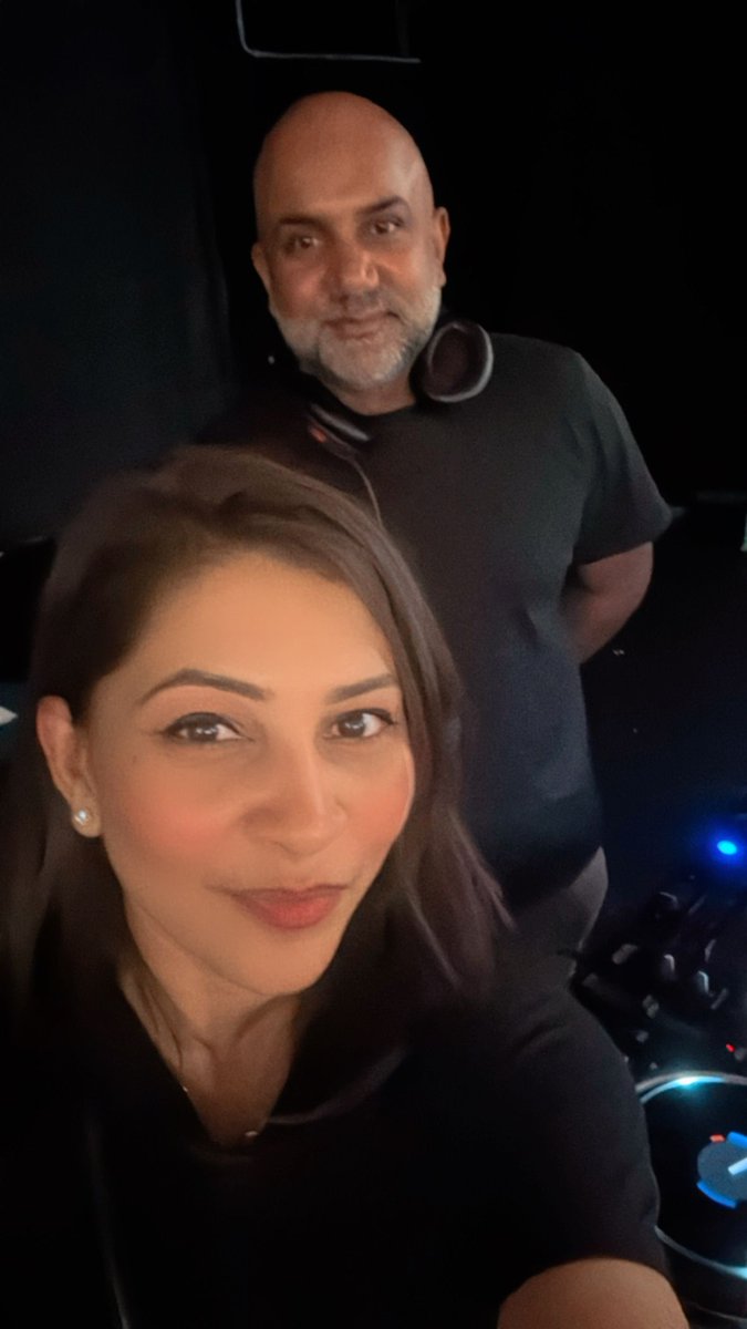 djdalallondon's tweet image. In London, DJ Dalal electrifies the music scene, creating a powerful performer-audience connection. This synergy elevates live music, crafting joyful, unifying moments. The captivating music truly unites everyone. #LiveMusicMagic #PerformanceVibes #MusicUnitesUs #Electrifying