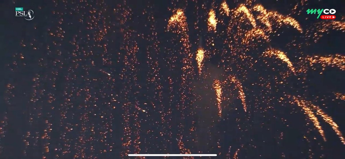 ShehrozQureshii's tweet photo. CELEBRATIONS 🎉
A message loud and clear, kal, aaj, aur kal.. Pakistan hamesha Zindabad 🇵🇰
#HBLPSLX #pzvkk #pzvkk #kkvpz #kkvspz #ApnaXHai #PSLX #PakistanZindabad #notcgi https://t.co/oCrIek52uf