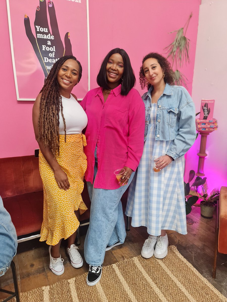BookOfCinz's tweet photo. Started a Bookstagram page and met these beautiful ladies through books.

We met up in London three years ago and kept in touch. Now, here we are in Trinidad 🇹🇹 I get to show them around my home... ❤️ 

I really love some parts of the Internet. https://t.co/m3Nm4anztr