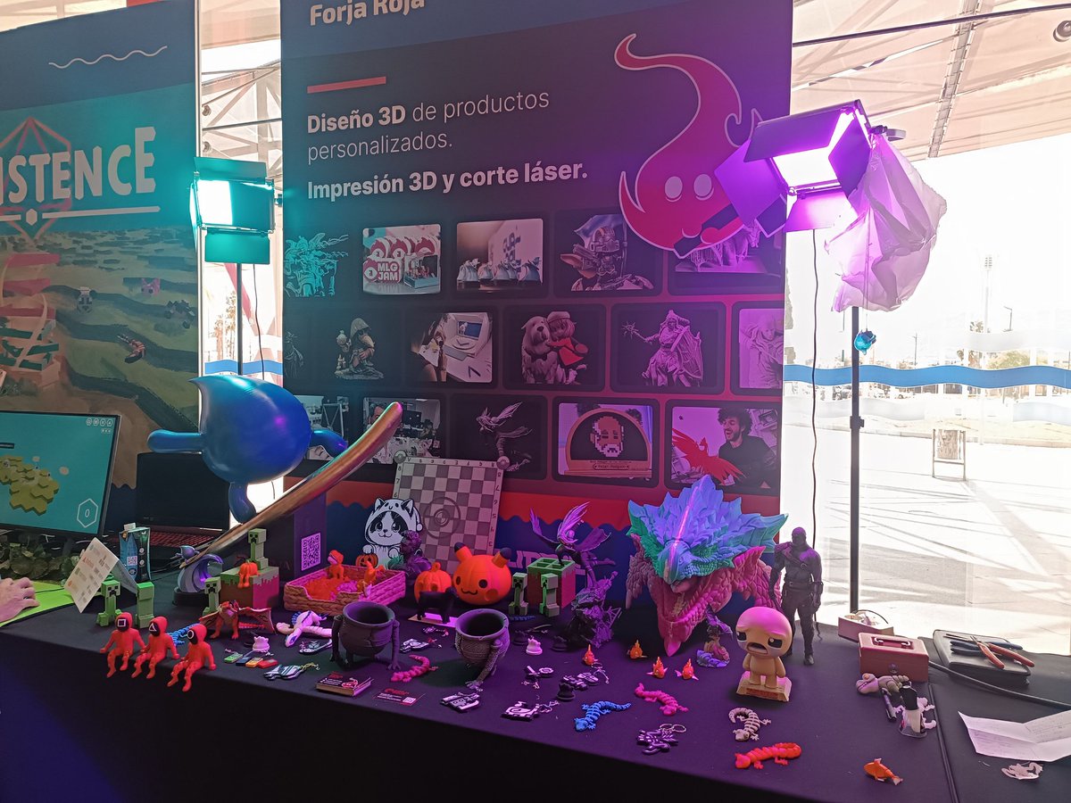 Lo pongo por aquí también venga.

Trabajando a tope en el <a href="/guadalindie/">Guadalindie</a> con <a href="/ForjaRoja/">Forja Roja</a> ✨✨