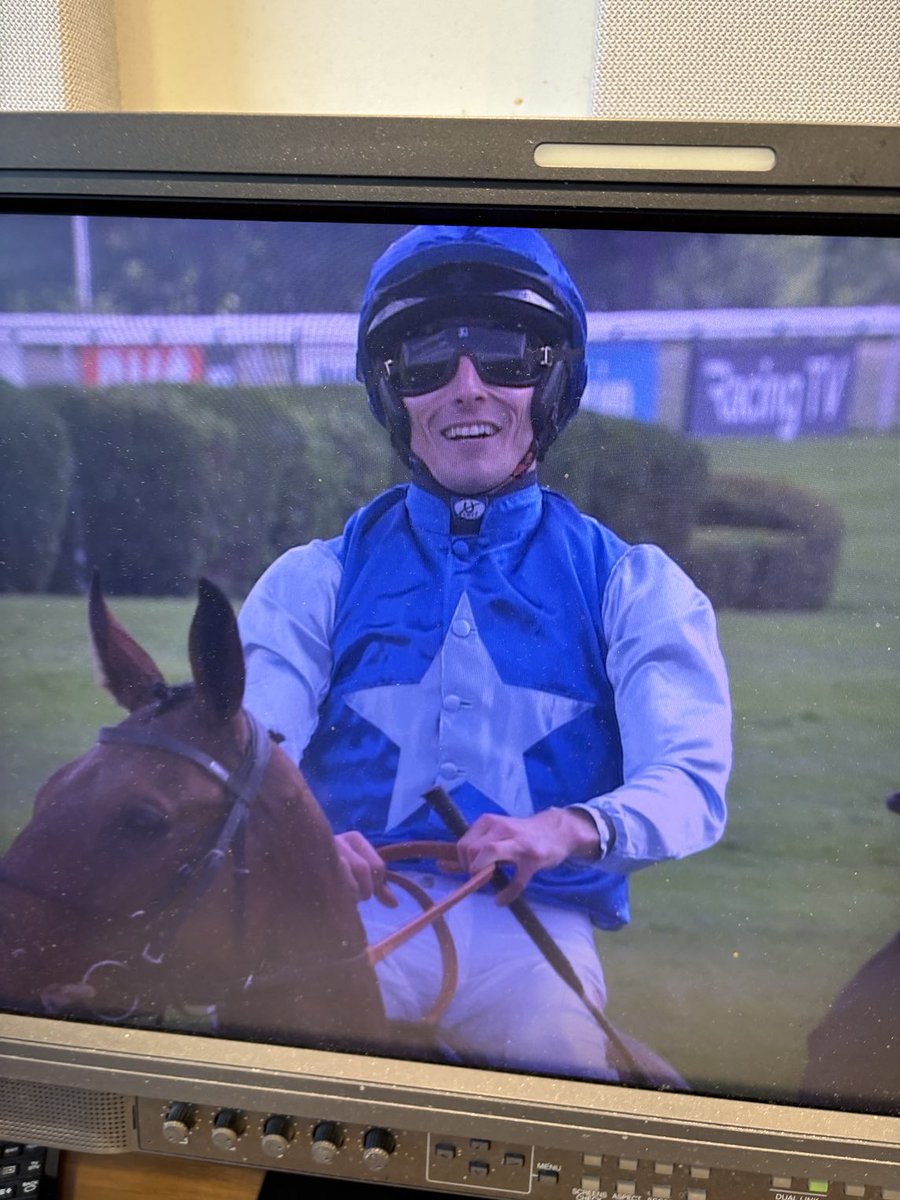Darren Owen (@darren_owen) on Twitter photo El Clavel and James Reveley thwart Losange Bleu to win the Grande Course de Hais d’Auteuil (French Champion Hurdle). Congratulations to Noel George & Amanda Zetterholm, a massive win for the stable <a href="/Hippo_Auteuil/">Hippodrome_Auteuil</a> El Clavel and James Reveley thwart Losange Bleu to win the Grande Course de Hais d’Auteuil (French Champion Hurdle). Congratulations to Noel George & Amanda Zetterholm, a massive win for the stable <a href="/Hippo_Auteuil/">Hippodrome_Auteuil</a>