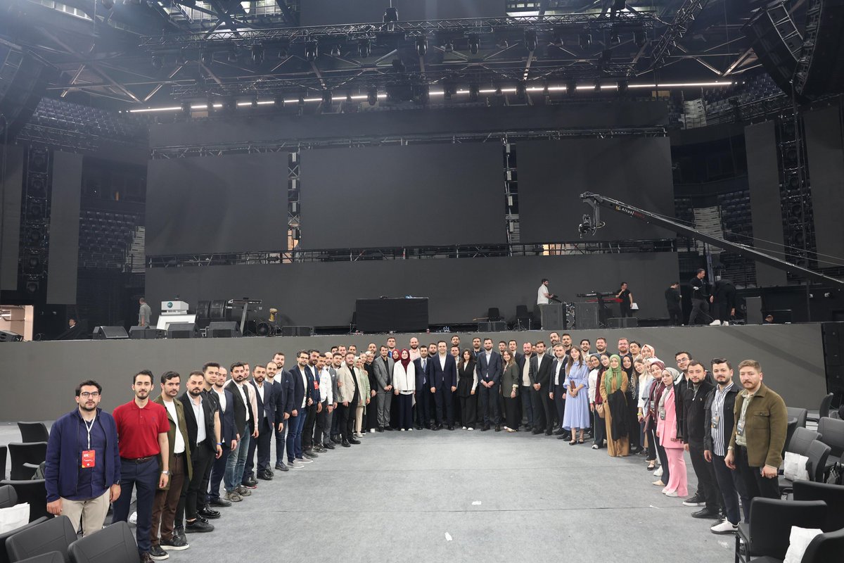 Yusuf İBİŞ (@avyusufibis) on Twitter photo <a href="/RTErdogan/">Recep Tayyip Erdoğan</a> Gecesini gündüzüne katarak bu muhteşem günün böylesine güzel geçmesini sağlayan tüm teşkilatımıza, AK Gençlik ailemize teşekkür ediyorum.
Büyük AK Gençlik ailemiz ve bizleri yalnız bırakmayan her bir gencimiz, iyi ki varsınız! ❤️
#GENÇFEST
#GençlikErdoğanla <a href="/RTErdogan/">Recep Tayyip Erdoğan</a> Gecesini gündüzüne katarak bu muhteşem günün böylesine güzel geçmesini sağlayan tüm teşkilatımıza, AK Gençlik ailemize teşekkür ediyorum.
Büyük AK Gençlik ailemiz ve bizleri yalnız bırakmayan her bir gencimiz, iyi ki varsınız! ❤️
#GENÇFEST
#GençlikErdoğanla