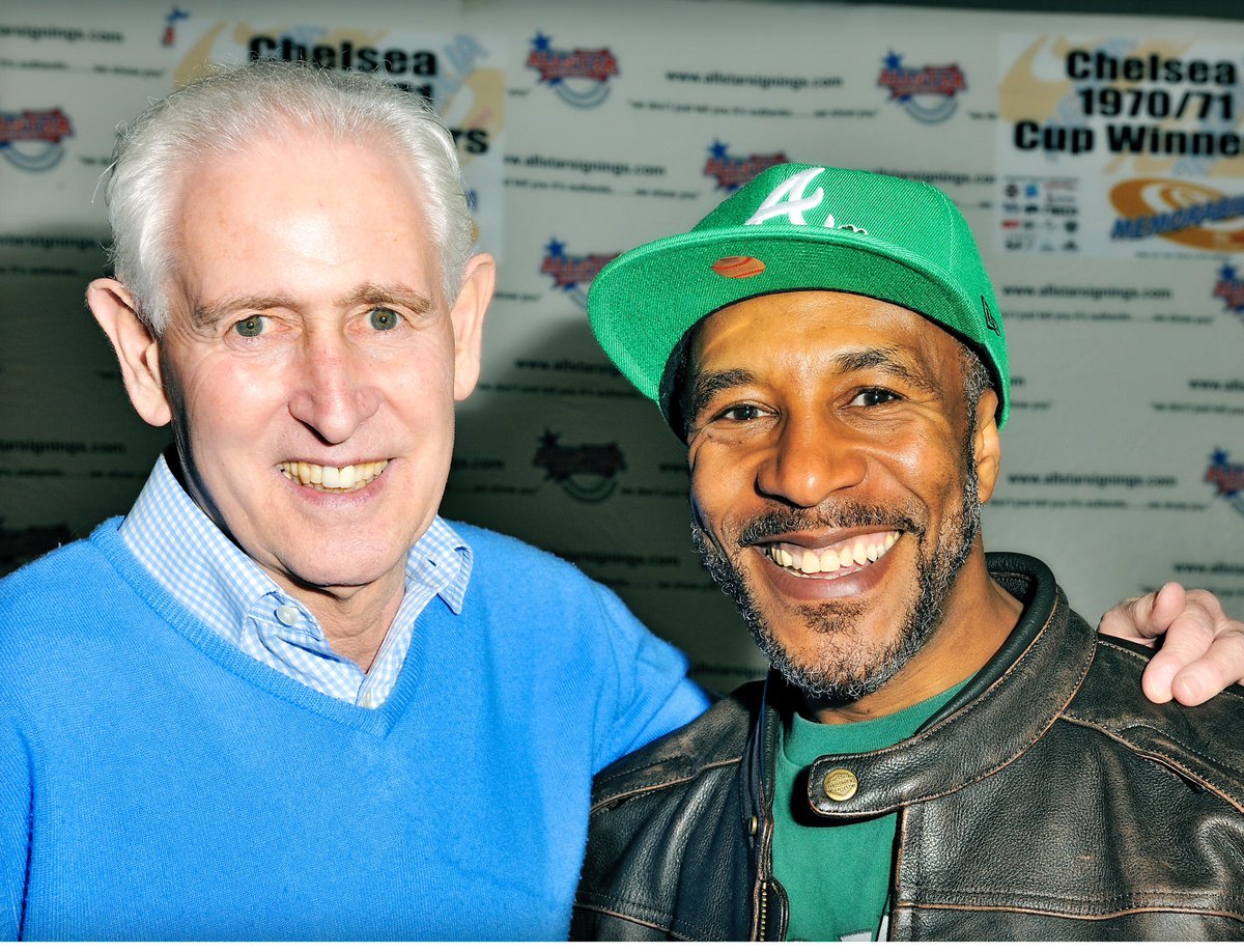 DannyJohnJules's tweet photo. And here he is! #TheCat at a Convention where I met most of the @LUFC @ChelseaFC 1970 @fa cup final teams. I even swapped numbers with #AlanHudson (RIP)
Before I met #PeterBonetti I'd already been introduced to his daughter by fellow 'Blues' #ChrisBarrie at his party. https://t.co/Rlwj9lWnHM