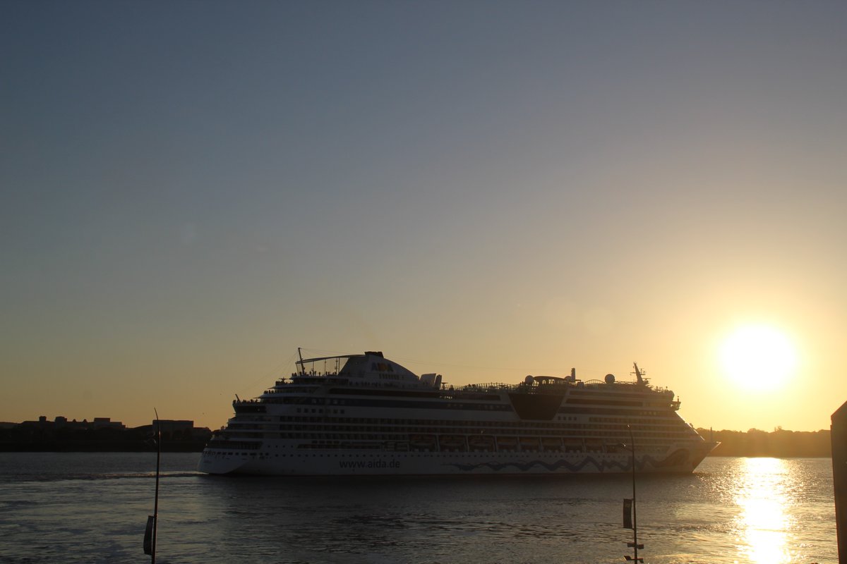 And then she was gone, #AidaLuna leaving #Liverpool last night #cruising