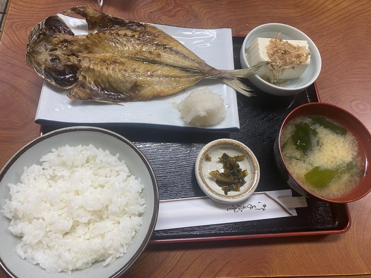 doctorminecraft's tweet photo. ちなみに今日の一部メンバーは昼ご飯から集合してました！
お昼ご飯は地元系の定食屋さんで！
アジ開き定食大変美味しかったです！ https://t.co/hOa4FXKAte