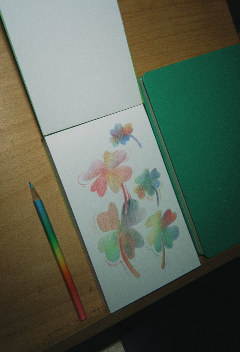 tooblueblurry's tweet photo. i love rainbow pencils 🌈🍀 https://t.co/Rv7a8cNbWI