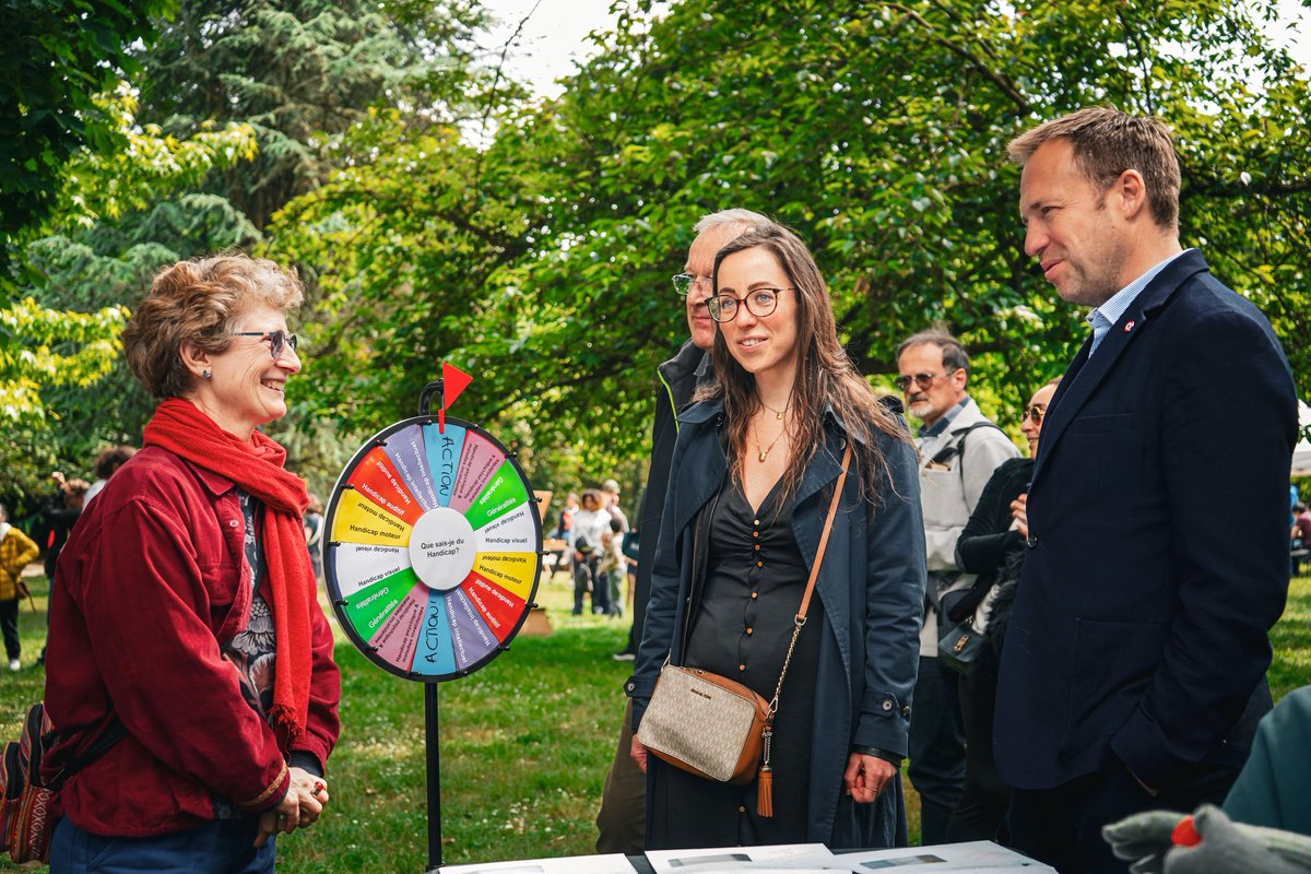Jean-Didier Berger (@jd_berger) on Twitter photo 🕹️ Aujourd’hui, c’est la Fête du jeu à #Clamart et Châtillon, avec Yves Coscas et <a href="/Carole_Guillerm/">Carole Guillerm</a> nous avons grand plaisir à partager avec vous ces moments ludiques, de joie et de divertissement.
🧩 Merci à l’ensemble des organisateurs ! 🕹️ Aujourd’hui, c’est la Fête du jeu à #Clamart et Châtillon, avec Yves Coscas et <a href="/Carole_Guillerm/">Carole Guillerm</a> nous avons grand plaisir à partager avec vous ces moments ludiques, de joie et de divertissement.
🧩 Merci à l’ensemble des organisateurs !