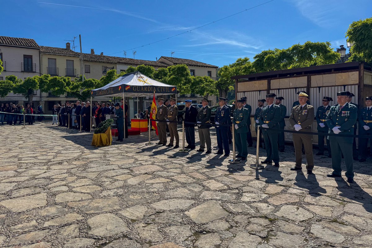 VOX Guadalajara (@vox_guadalajara) on Twitter photo 🇪🇸 La <a href="/GuardiaCivilGU/">Guardia Civil Guadalajara</a> celebra este sábado en la plaza de la Hora de Pastrana el 181º aniversario de su fundación. ¡Felicidades!
🟢 Asisten a la celebración nuestro diputado regional, Iván Sánchez; el concejal de Seguridad de la capital, Chema Antón y el edil local, Juan Nadador. 🇪🇸 La <a href="/GuardiaCivilGU/">Guardia Civil Guadalajara</a> celebra este sábado en la plaza de la Hora de Pastrana el 181º aniversario de su fundación. ¡Felicidades!
🟢 Asisten a la celebración nuestro diputado regional, Iván Sánchez; el concejal de Seguridad de la capital, Chema Antón y el edil local, Juan Nadador.