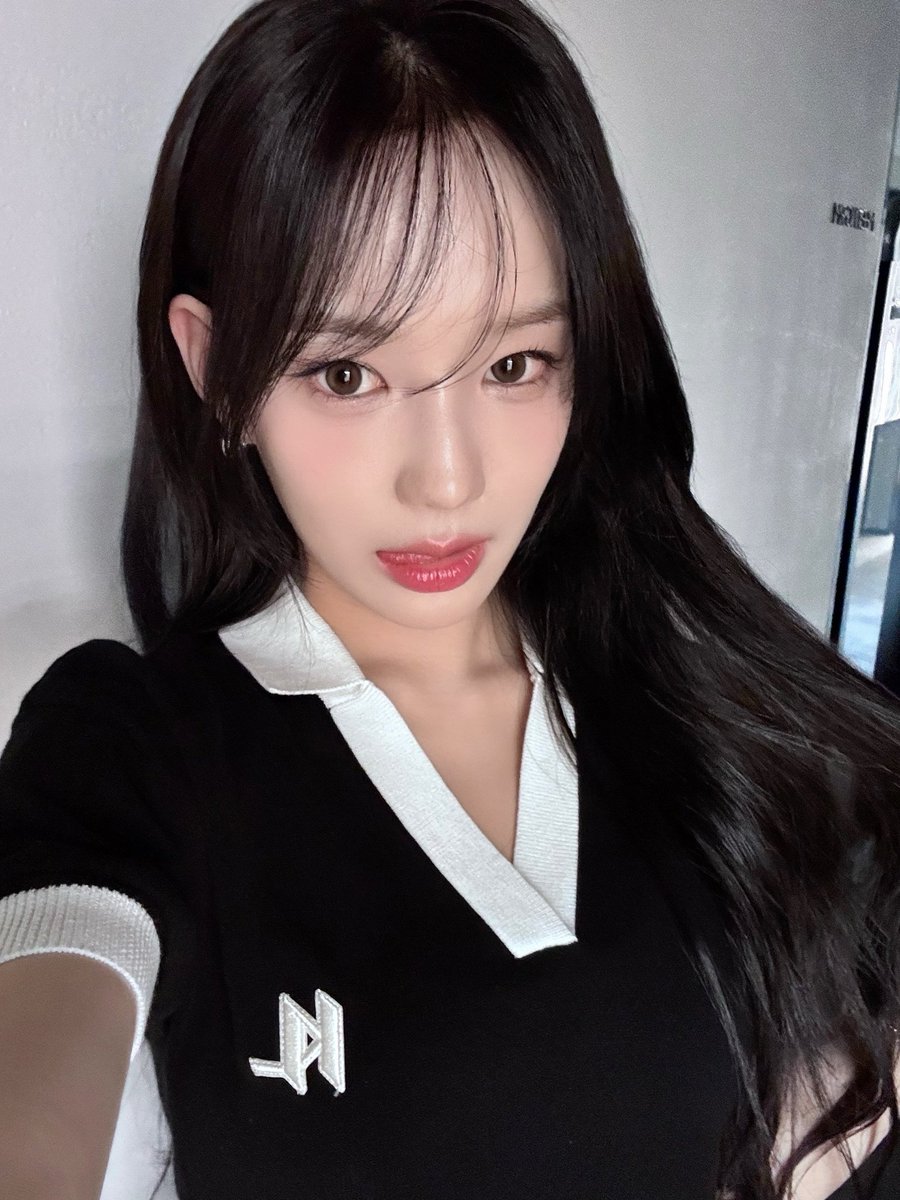 iznapic's tweet photo. SARANG plus chat update 

#izna #이즈나 https://t.co/9PLfLfP8PO