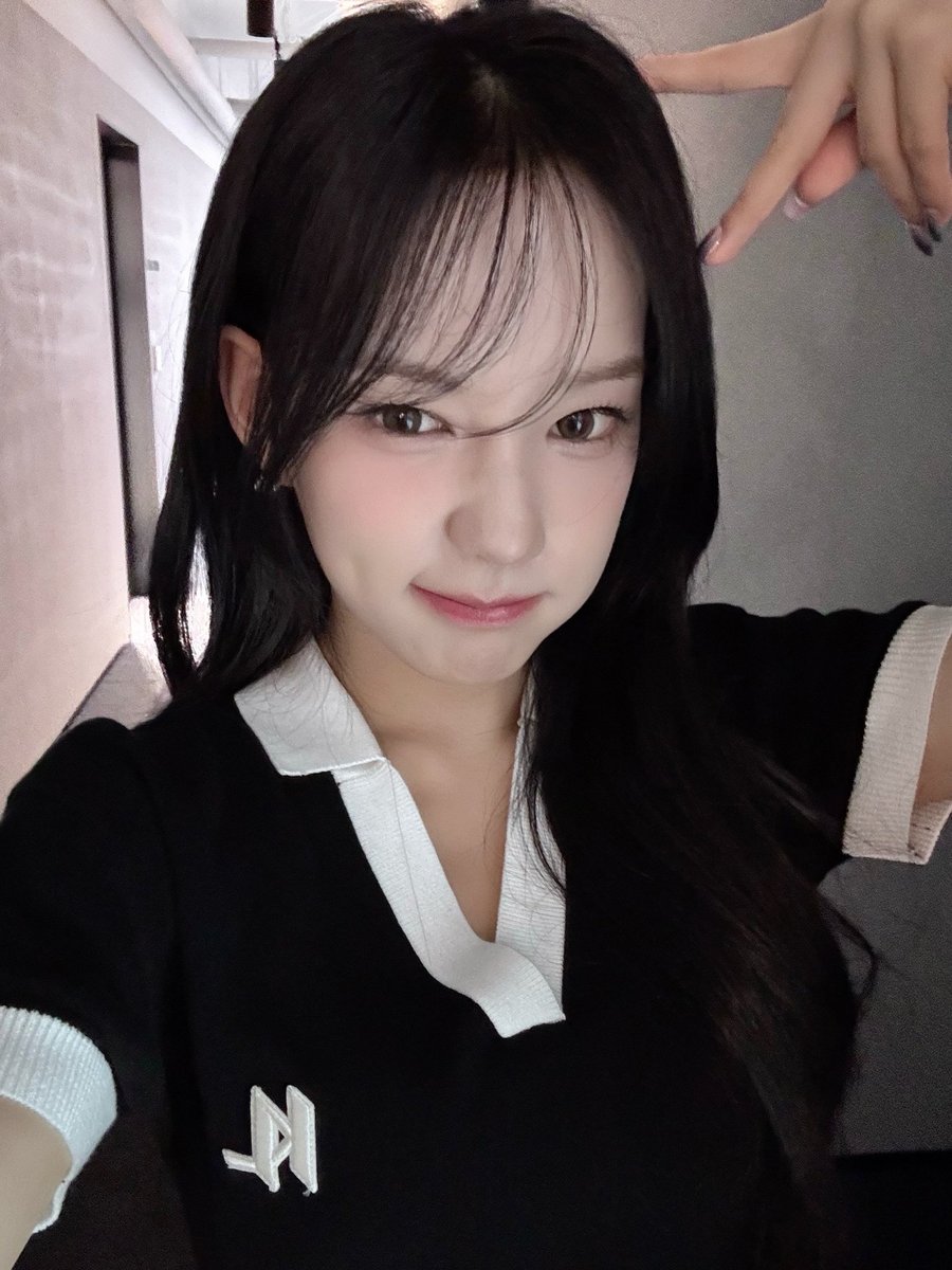 iznapic's tweet photo. SARANG plus chat update 

#izna #이즈나 https://t.co/9PLfLfP8PO