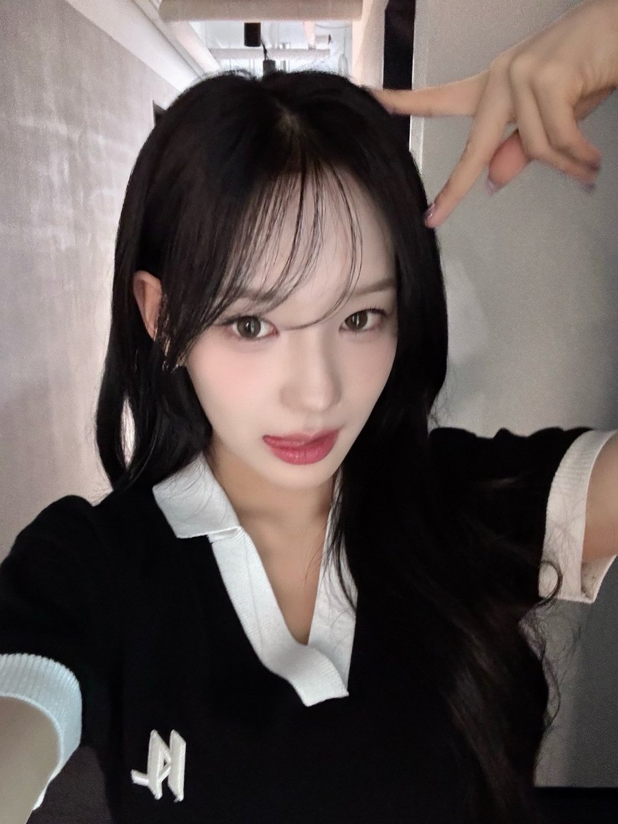 iznapic's tweet photo. SARANG plus chat update 

#izna #이즈나 https://t.co/9PLfLfP8PO