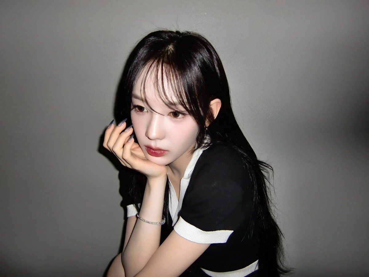 iznapic's tweet photo. SARANG plus chat update 

#izna #이즈나 https://t.co/9PLfLfP8PO