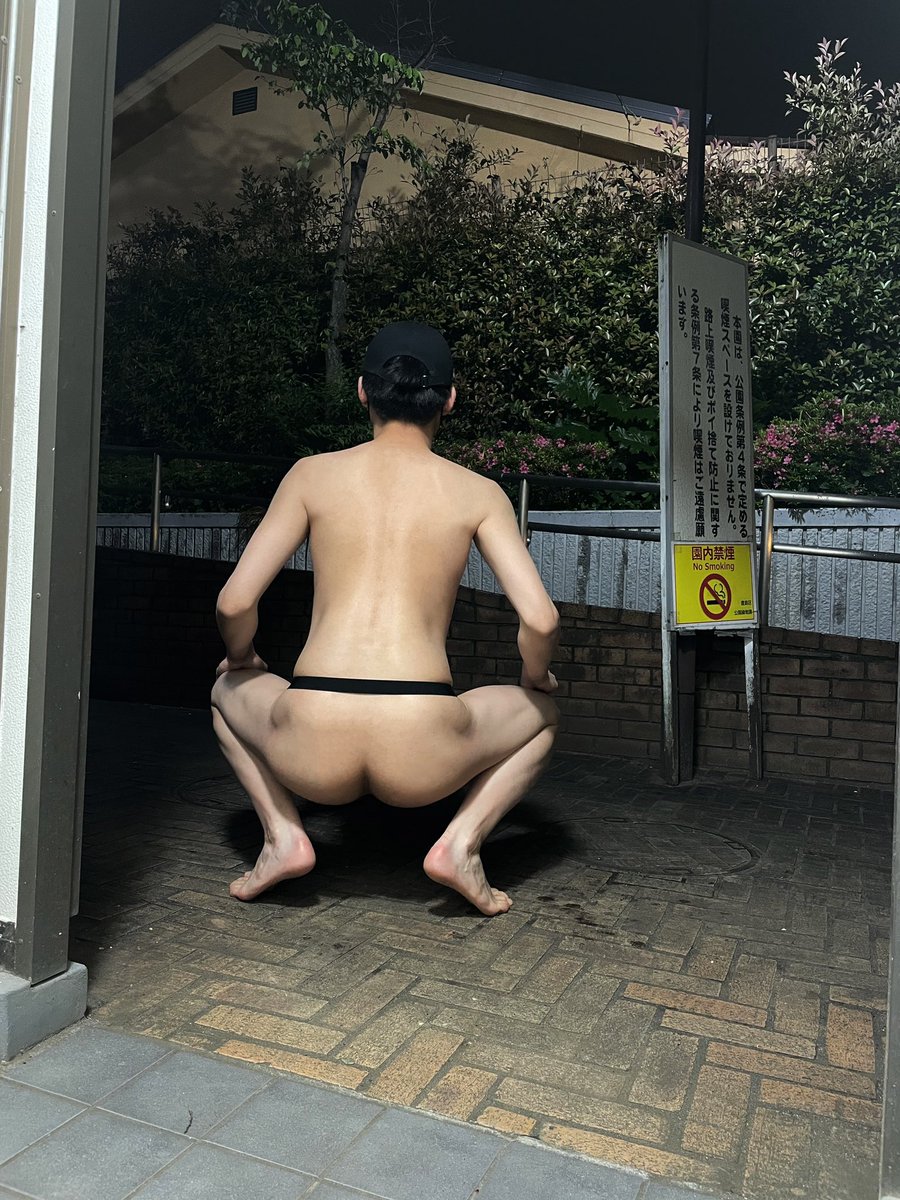 sixtyen's tweet photo. 壮着胆子爬到外面展示自己
#野裸露出 #调教 https://t.co/SUtg722siZ