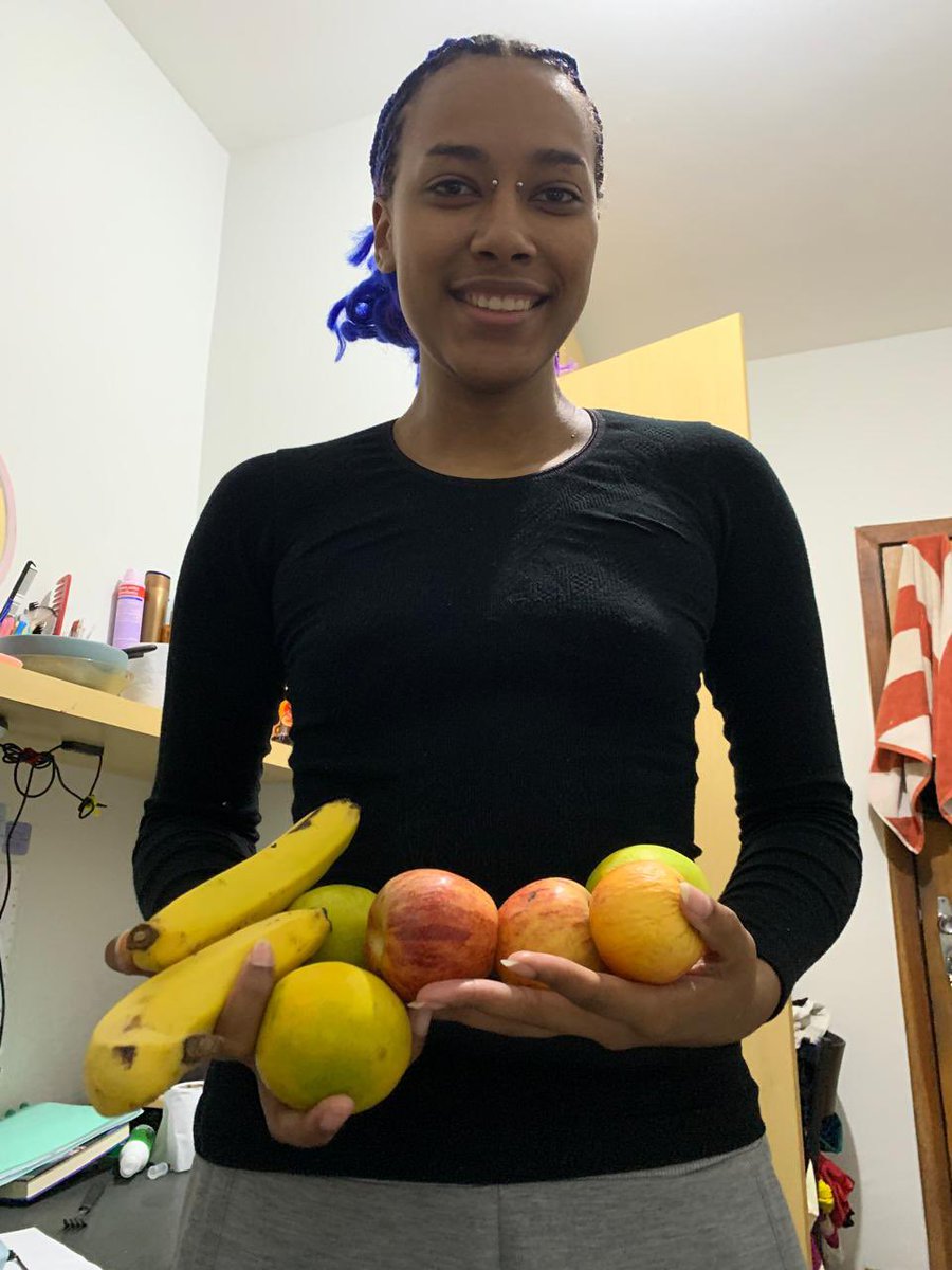 diasemira_'s tweet image. Praquê comprar fruta se no final de semana tenho td isso do bandeco
Amo o RU