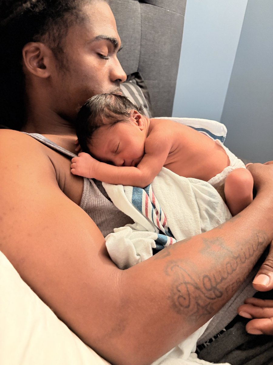 x_ThugginHard's tweet photo. I had a baby girl and she’s so beautiful ❤️❤️❤️😍 Daddy gotchu mama https://t.co/bgdOUSAlS4