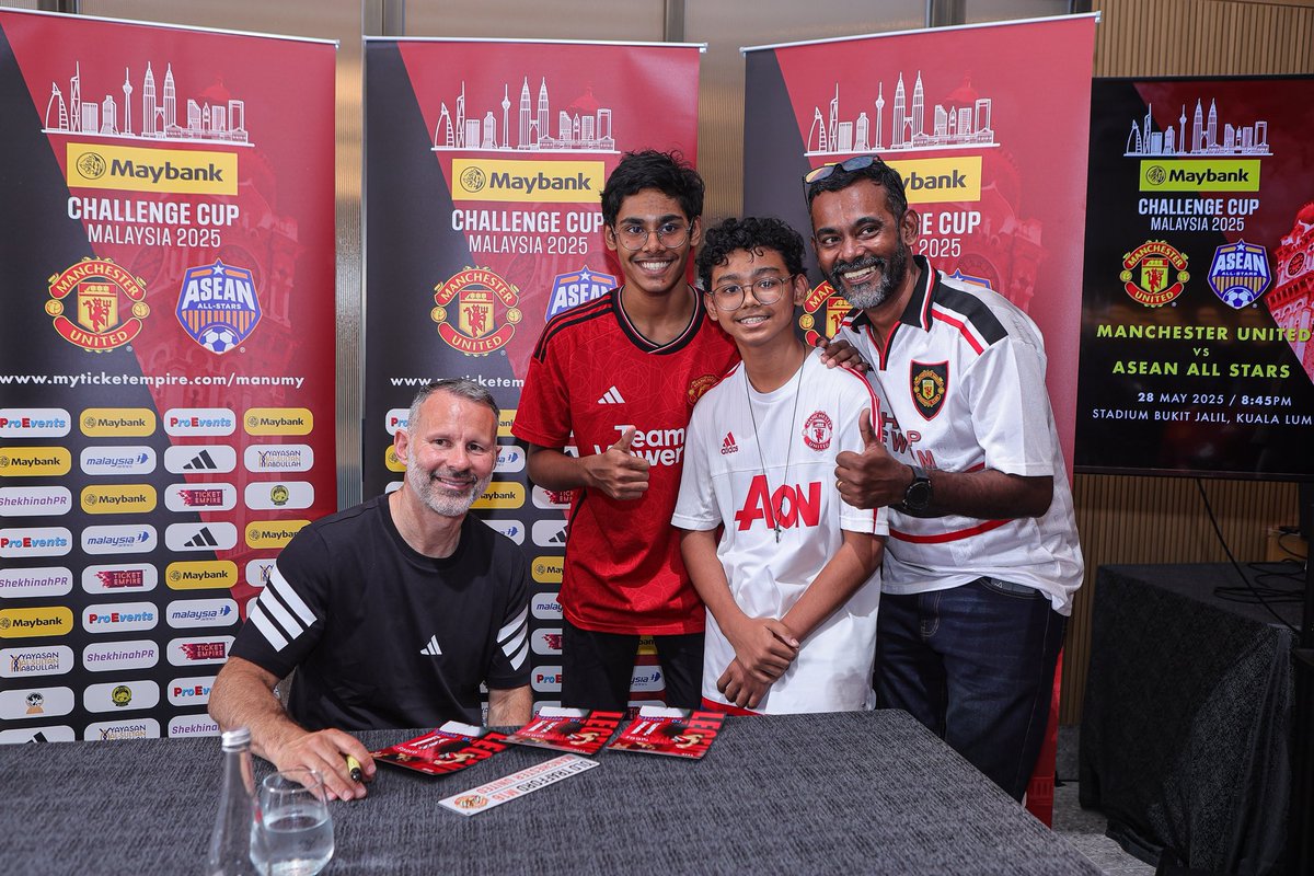 shekhinahpr's tweet photo. An unforgettable day with a true Red Devil 🔴✨

A special Meet &amp; Greet with Manchester United legend Ryan Giggs in Kuala Lumpur—part of the official build-up to the Maybank Challenge Cup 2025.

#MaybankChallengeCup2025 #RyanGiggsinKL 
#ManchesterUnited 
#ProEvents 
#ShekhinahPR https://t.co/i5mNSm1mD2