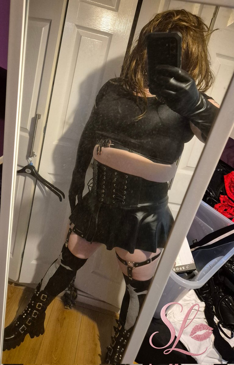 Manslut94's tweet photo. Mirror check: slut levels maxed. Who wants to bend me over and ruin this outfit? #SissyLeah #LatexLust #GothSlut #GothSissy #SissySlut #BeggingForIt https://t.co/xrFCGGy3rZ