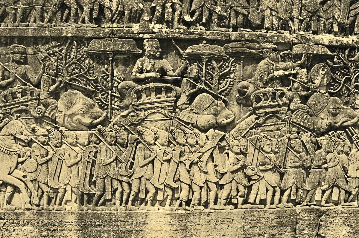 ChivanSan's tweet photo. The Golden Dragon exercise in this 21st century marks  deepening relationships between Cambodia &amp; China since the Chinese troops arrived marching alongside with the Khmer troops at Angkor City in 12th century since then and now 🇰🇭 🇨🇳 ❤️ https://t.co/zvuhZlj7Hc