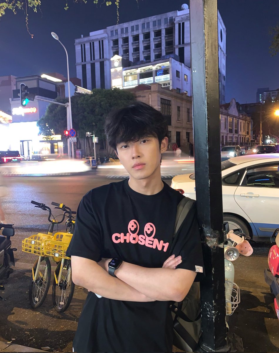 KathleenSa14458's tweet photo. 深夜有同城附近小哥哥和大叔吗    来一起3p做爱吗  是个男人就行，不看颜值主要是交朋友认识。    这2天都有时间在线       喜欢的私聊我    #阳光体育生 #弟弟找哥哥 #同城附近交朋友可月 https://t.co/nyLUbWxpqo