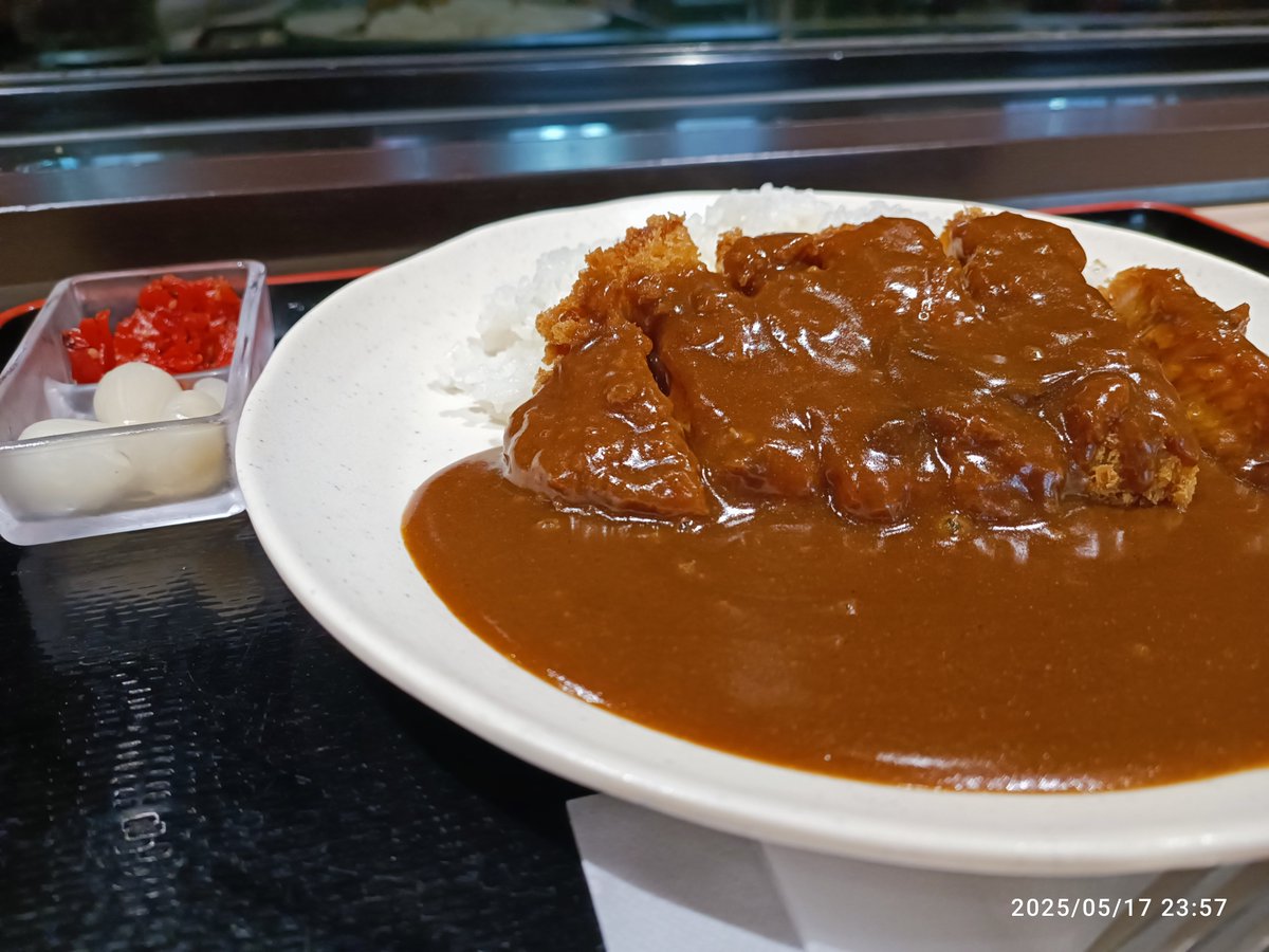 taroll's tweet photo. 今年も双葉SAで腹ごしらえ。1時間早く出たはずなのだが。。。はて
#野辺山ウルトラマラソン https://t.co/hrckQUuyiW