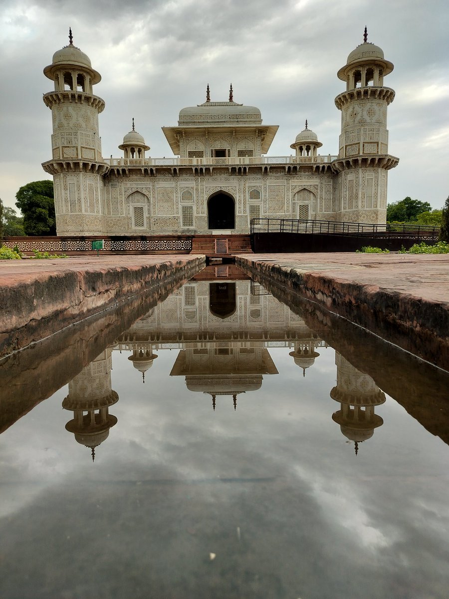 TathagatSah's tweet photo. Captured this stunning image at Itmad-ud-Daulah, Agra, also known as Baby Taj using my One Plus device!
#OnePlus #Photography #Taj https://t.co/zlxdfFhzAE