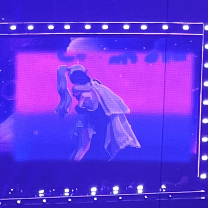 류힝♬ tweet media