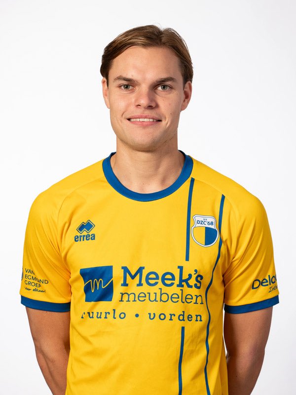 dzc68's tweet photo. Aanval van DZC β68 wordt door de verdediging van ONS terug gespeeld op de eigen keeper. Deze moet heb met de handen pareren. Indirecte vrije trap in de 16. Cas schiet hem beheerst binnen!!
1-0.
#dzcONS https://t.co/UL1vGh747F