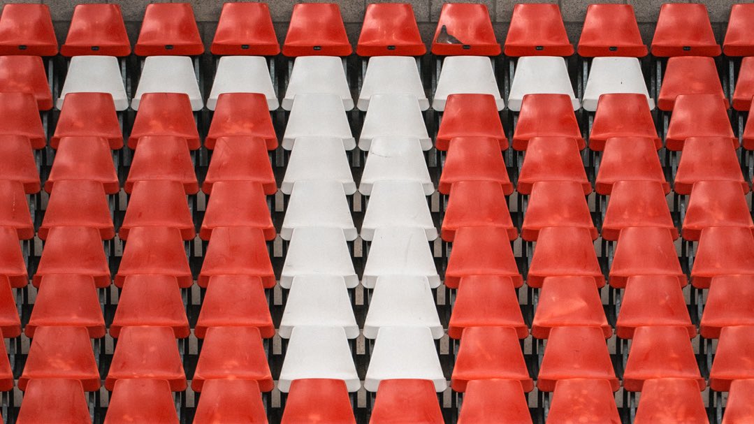 Standard_RSCL's tweet photo. 𝟮𝟰’-𝟮𝟱’, la der’ à Sclessin. 🔴⚪️

#STADEN #COYR https://t.co/OM5kRYrJe9
