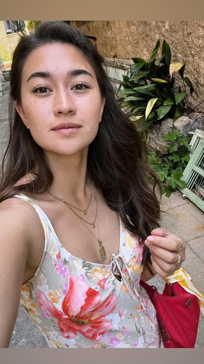 WarriorNunTW's tweet image. pretend this is a selfie Bea sent to Ava 🤣
#WarriorNun #SaveWarriorNun