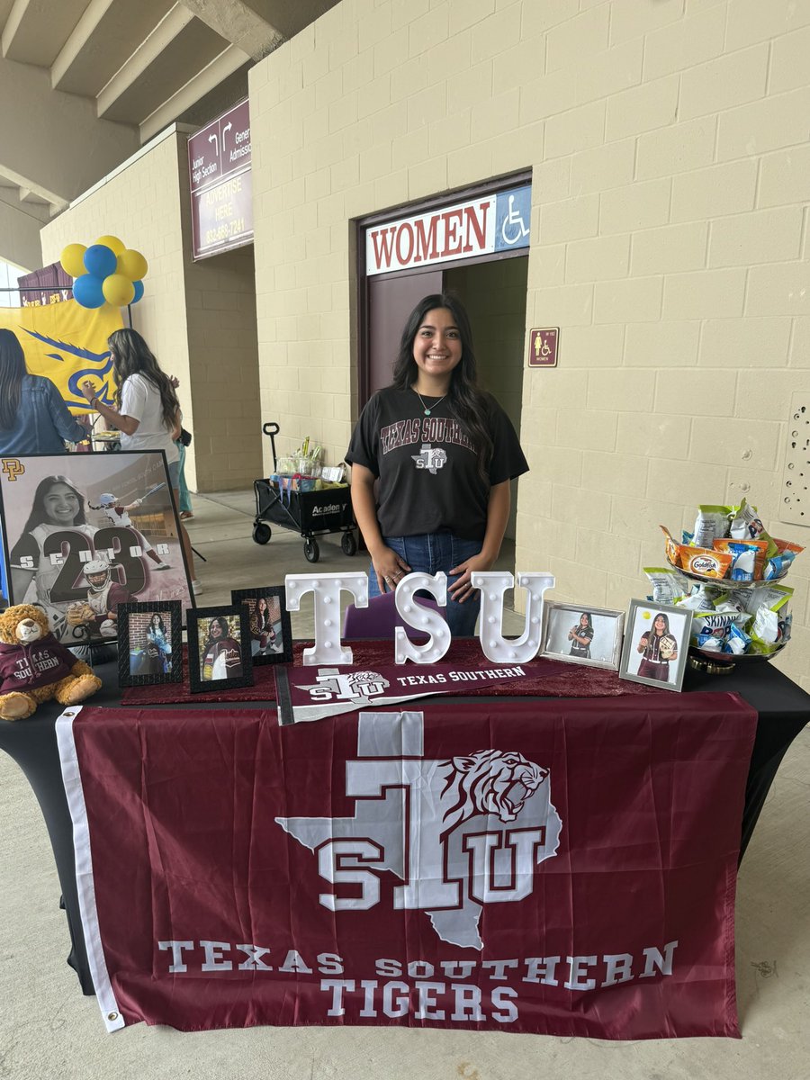 The last HS sign out ✍️🥎
Ready for what the future holds 
#TSUCommit 
#Softballlife 

<a href="/DeerPark_SB/">Deer Park Softball</a> <a href="/dpisdathletics/">Deer Park Athletics</a> <a href="/TXSO_Softball/">TSU Lady Tigers Softball</a>