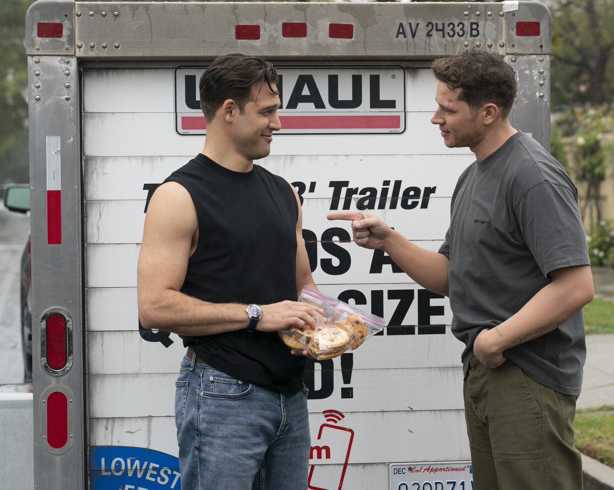 buddiesendgame's tweet image. 🧵 Thread of all the Buddie scenes from season 8 !!!
(This will include scenes of just Buck and Eddie alone, some scenes of them working together and also solo scenes that have to do with the other.)
