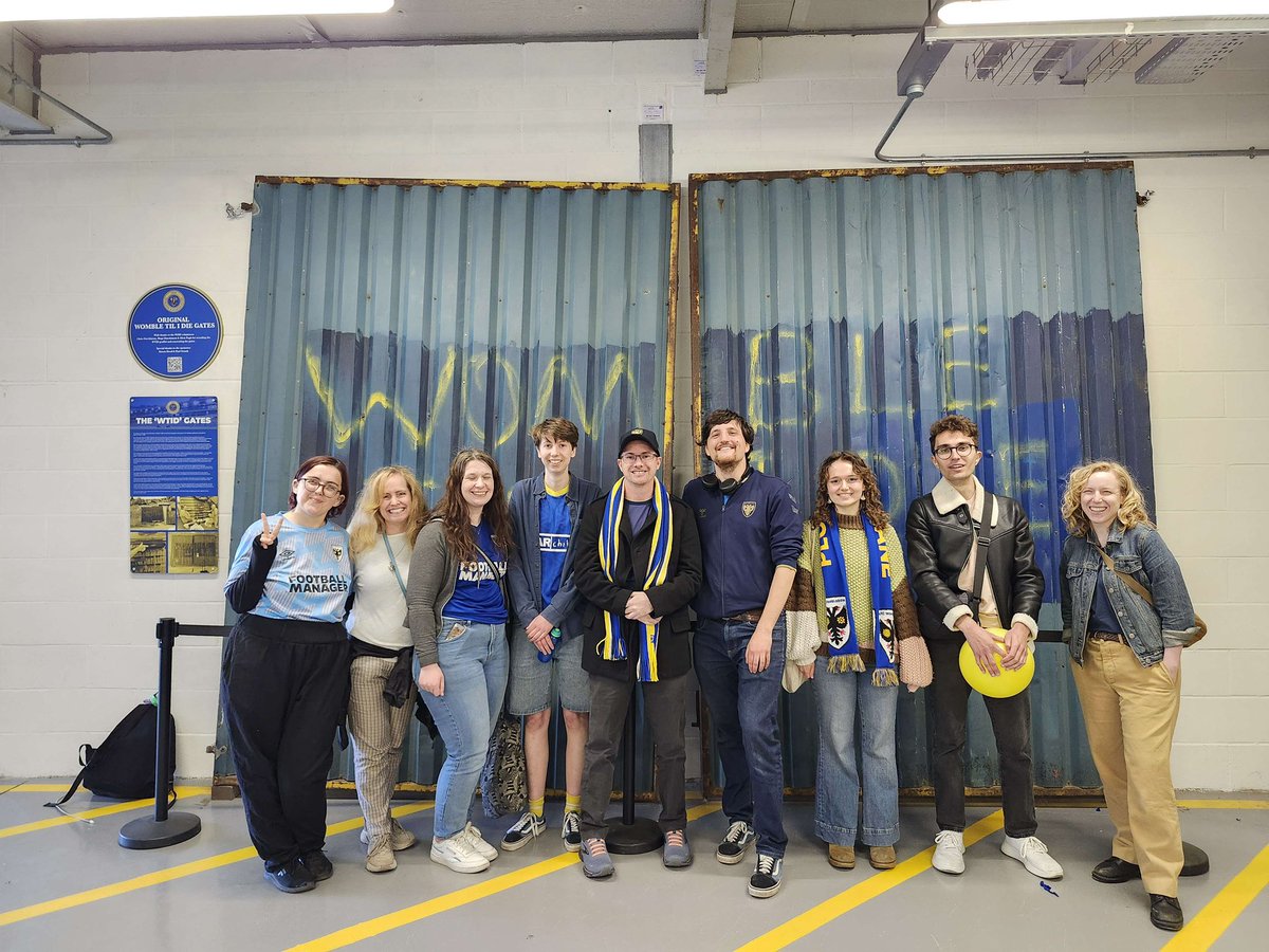 _junkets's tweet photo. Pretty successful Wimblenerd trip to PL if I say so myself 💁🏻 grateful for this community, our lil mod team and (as always) John Green for bringing us together #afcw #dftba https://t.co/vvbl916bkS