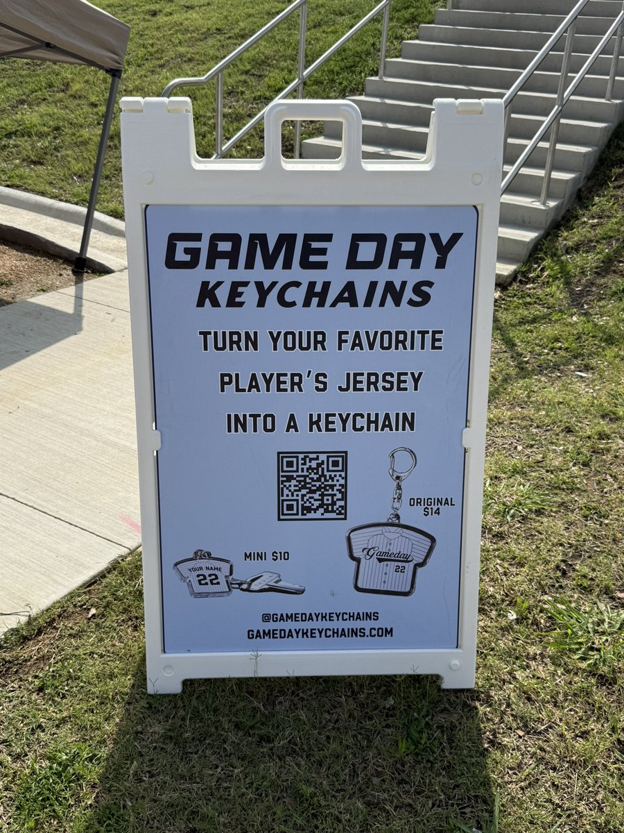 PG_NTX's tweet photo. Stop by Euless Trinity HS to see @gamedaykeychain ‼️

They’ll be on site until 3:00PM https://t.co/tJ64UICYhS
