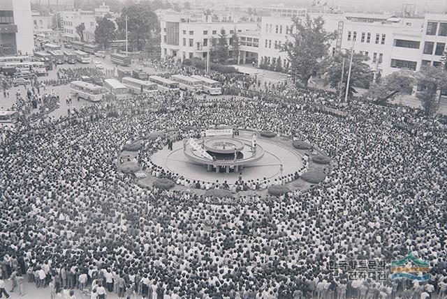 5•18 민주화운동 45주년입니다.

"우리는 오늘 패배하지만, 내일의 역사는 우리를 승리자로 만들 것이다." - 윤상원 열사