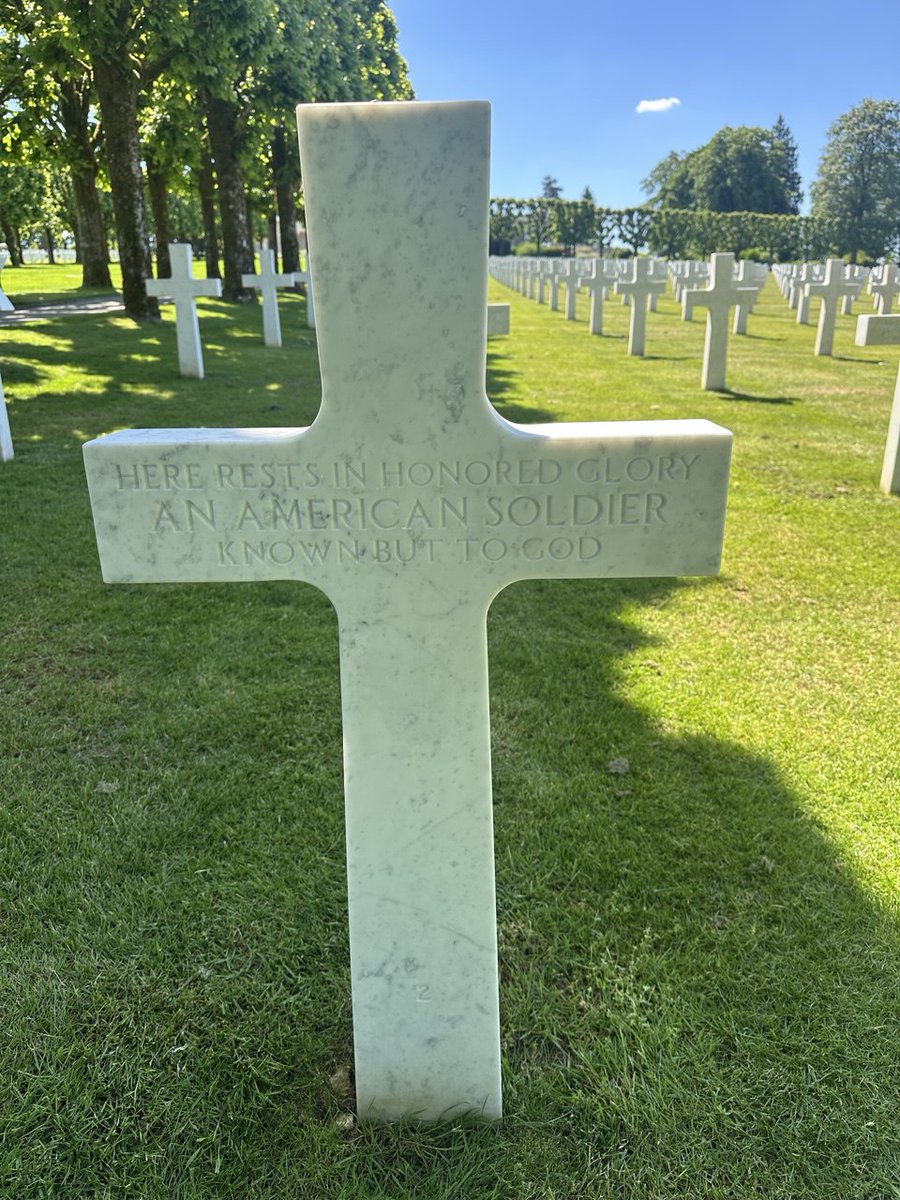 The Alliance of Victory Convoy is on the road! 🚑 Volunteers from 7 countries gathered in Brussels to drive ambulances to Ukraine. Before departure, we honored fallen heroes at Meuse-Argonne Cemetery in France — including WWI ambulance drivers. #AllianceOfVictory #MeuseArgonne