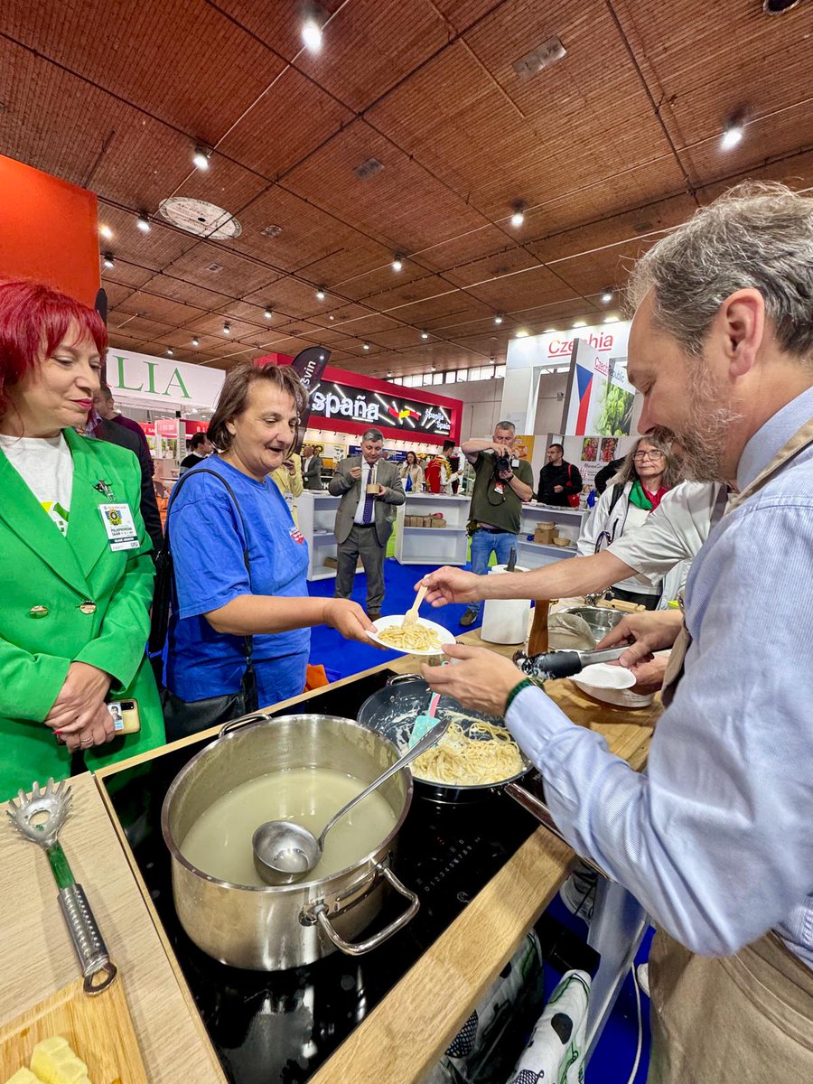 Emanuele Giaufret (@egiaufreteu) on Twitter photo Today at the AgriFair in Novi Sad, I cooked pasta Cacio & Pepe, visited ๐ช๐บ MS stands & beneficiaries of ๐ช๐บ support, including tasty Pirot cheese. The ๐ช๐บ is the main partner of๐ท๐ธ in Agri sector. IPARD III has a 288 Mโฌ just for Serbian farmers. Important it is timely delivered. Today at the AgriFair in Novi Sad, I cooked pasta Cacio & Pepe, visited ๐ช๐บ MS stands & beneficiaries of ๐ช๐บ support, including tasty Pirot cheese. The ๐ช๐บ is the main partner of๐ท๐ธ in Agri sector. IPARD III has a 288 Mโฌ just for Serbian farmers. Important it is timely delivered.