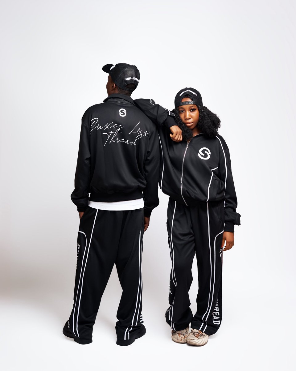 suxesluxthread's tweet photo. Suxes lux thread Trackset [limited edition] Now’s the time — suit up and stand out.🔥 Available now

#SuxesLuxThread  #foreverrelentless #clothingbrand #luxury #fashioncompany #explorepage✨ #viral #foryou https://t.co/4q624ppqbI