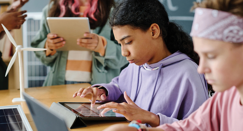 ISTEofficial's tweet image. As AI becomes more common in schools, our assumptions about cheating—and how to prevent it—need to evolve. @RCulatta challenges educators to rethink trust, motivation, and assessment.
hubs.ly/Q03mCqSr0