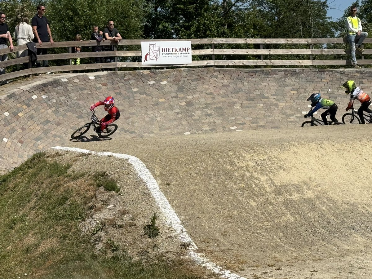 prsmiley69's tweet photo. Finale Noordcup NoardBurgum. Manches 1-1-1-2. In de finale helaas van de trapper af en als 5e over de streep. 2 punten ingelopen op z’n concurrent en op punten een gedeelde 2e plaats behaald in het eindklassement!
#jipsmit #833 https://t.co/48ytbYKzPm