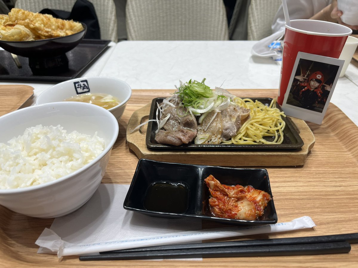 shuuukunn1's tweet photo. 越谷レイクタウン
光の広場
＃FOR_ACE
＃フォーエース
帰りにBlue Sealのアイス食べた〜🍨
舟くんおススメの『ウベ』と『塩ちんすこう』🍦美味しかったよ〜♪ 
LIVEも特��会も皆んなとご飯も🍽️
みんなみんな楽しかった😆🫶 https://t.co/dnPfeLwn1A