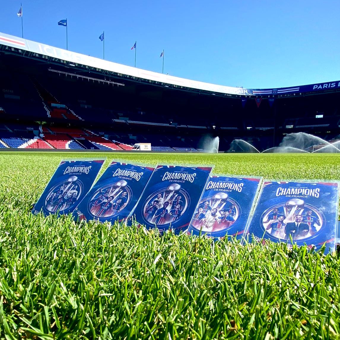 PSG Fan Services (@psgfanservices) on Twitter photo 🃏🎉
En ce dernier match, 1️⃣0️⃣0️⃣0️⃣ 𝗰𝗮𝗿𝘁𝗲𝘀 𝗰𝗼𝗹𝗹𝗲𝗰𝘁𝗼𝗿𝘀 𝗰𝗵𝗮𝗺𝗽𝗶𝗼𝗻𝘀 seront distribuées par les Stadium Coach du <a href="/PSG_inside/">Paris Saint-Germain</a> ! 👀
#PSGAJA 🔥 🃏🎉
En ce dernier match, 1️⃣0️⃣0️⃣0️⃣ 𝗰𝗮𝗿𝘁𝗲𝘀 𝗰𝗼𝗹𝗹𝗲𝗰𝘁𝗼𝗿𝘀 𝗰𝗵𝗮𝗺𝗽𝗶𝗼𝗻𝘀 seront distribuées par les Stadium Coach du <a href="/PSG_inside/">Paris Saint-Germain</a> ! 👀
#PSGAJA 🔥