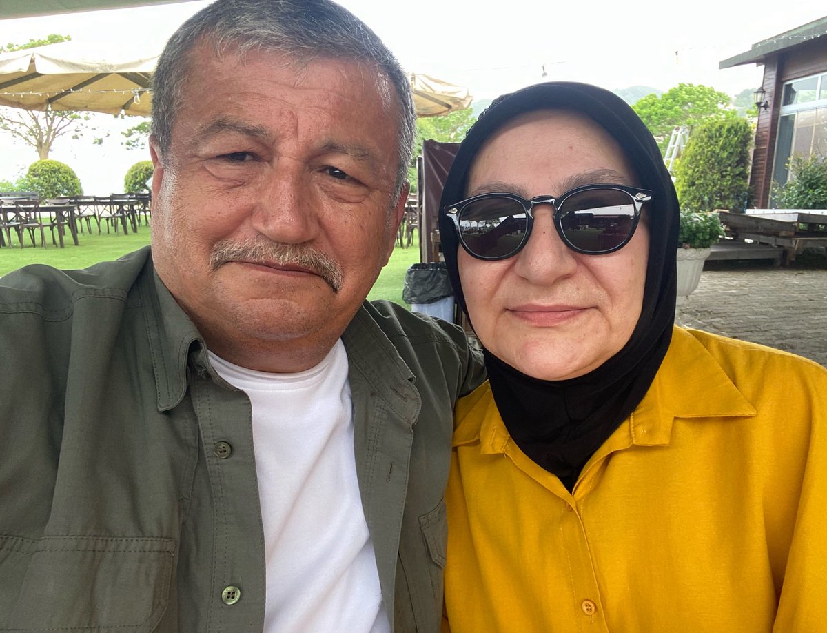 Zaman sen olmayınca geçmiyor, sen olunca da yetmiyor.    

Cemal Süreya