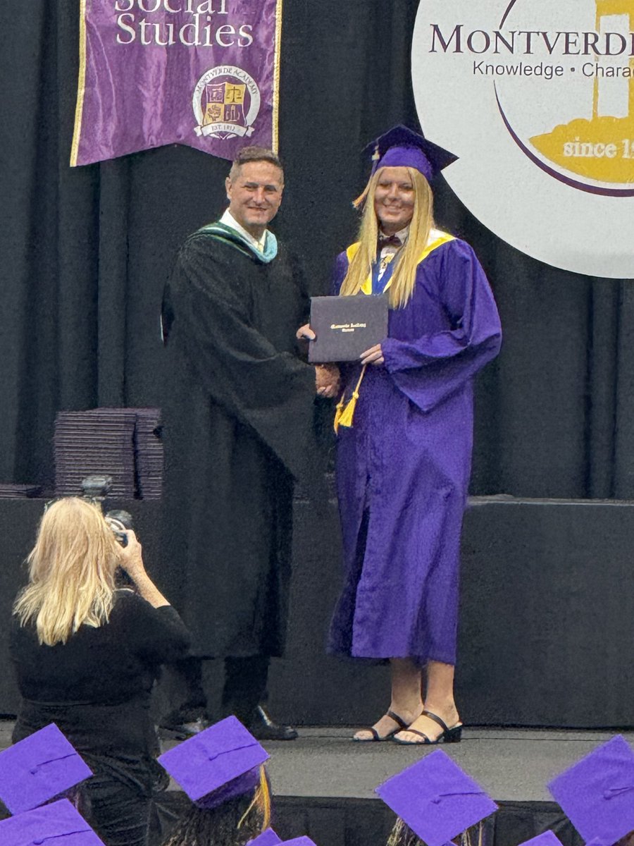 mattbreen44's tweet photo. 2025 Graduate https://t.co/pVyGXe5XO5